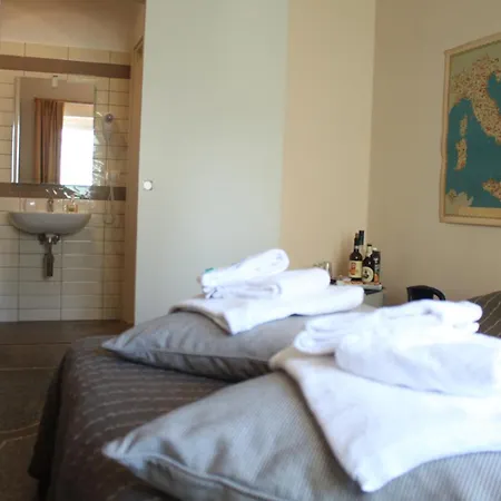 Cernaia 42 Bed & Breakfast 4*